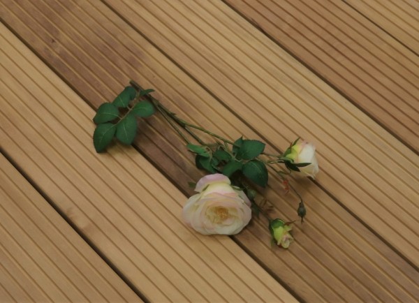 Terrassendielen Garapa, 45 x 145 bis 6100 mm Dielen, grob genutet, Premium (KD) Holz für die Terrasse